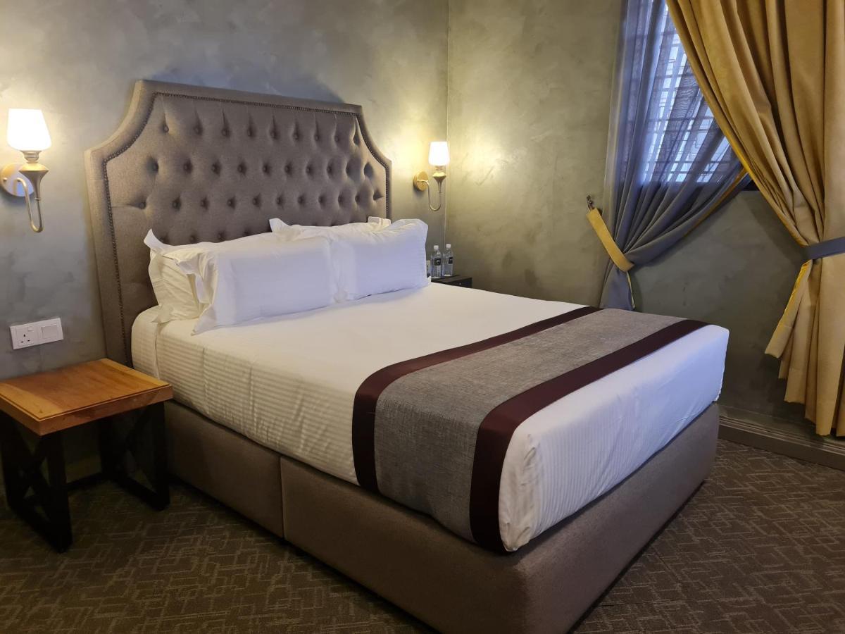 1969 บิสซิเนส สวีท แอต อิโปห์ การ์เดน Hotel ภายนอก รูปภาพ