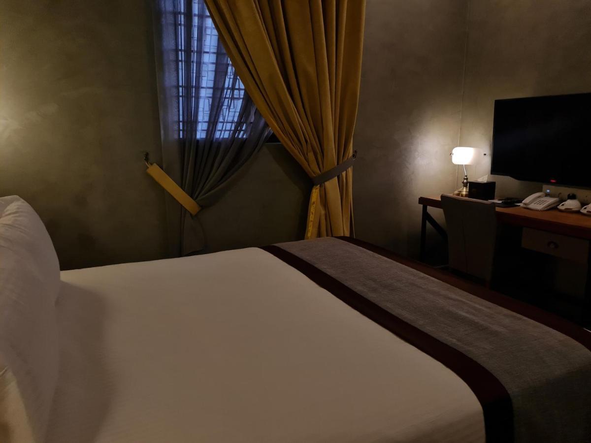 1969 บิสซิเนส สวีท แอต อิโปห์ การ์เดน Hotel ภายนอก รูปภาพ
