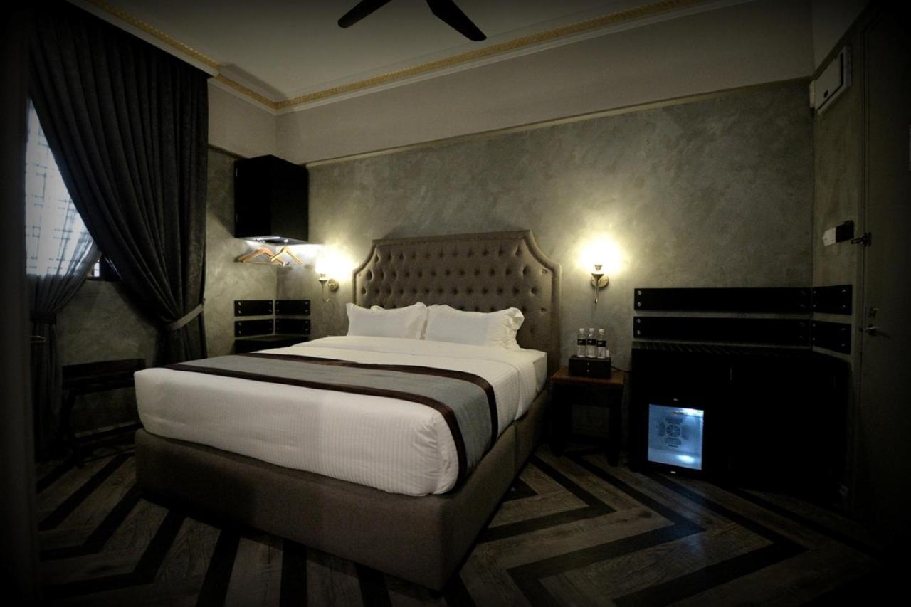1969 บิสซิเนส สวีท แอต อิโปห์ การ์เดน Hotel ภายนอก รูปภาพ