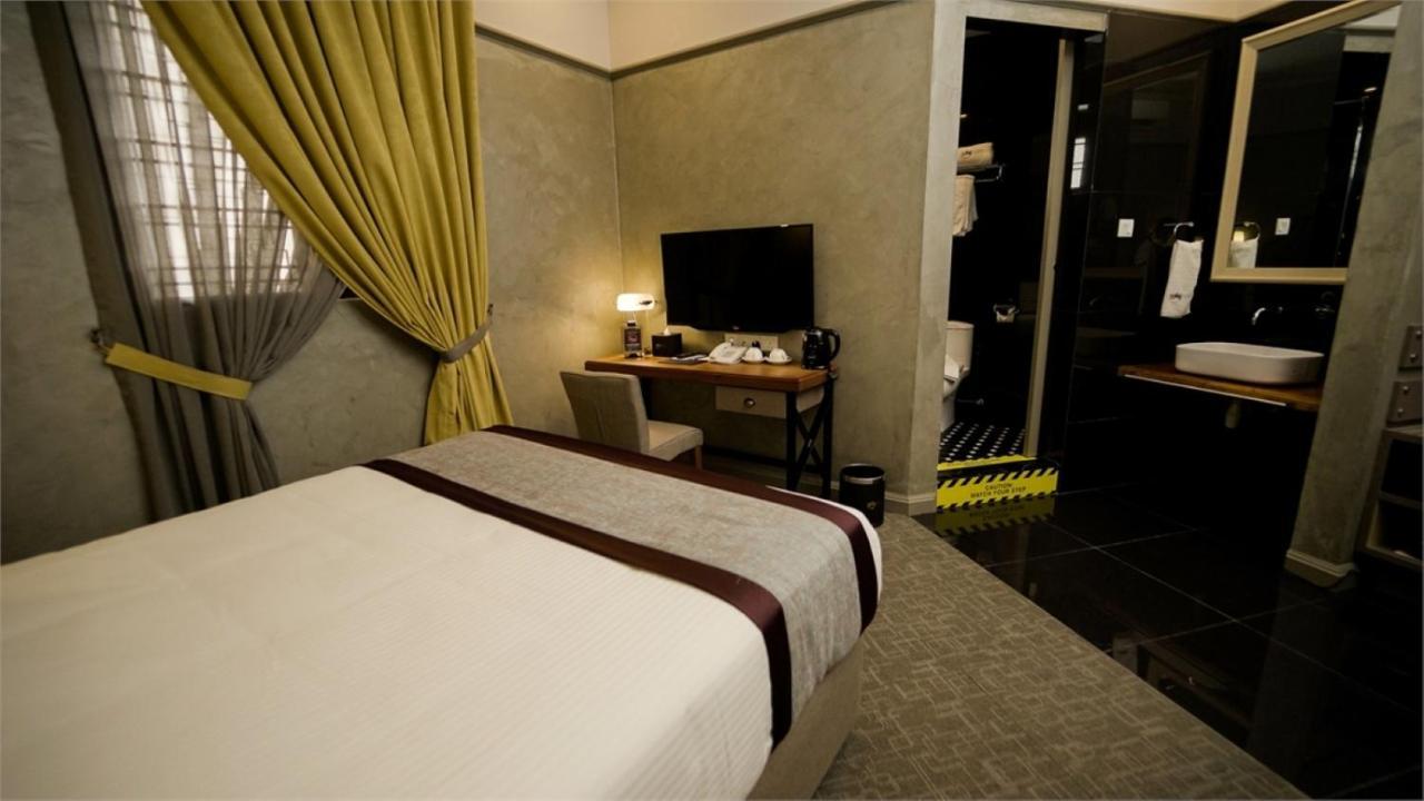 1969 บิสซิเนส สวีท แอต อิโปห์ การ์เดน Hotel ภายนอก รูปภาพ