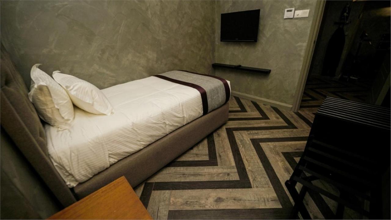 1969 บิสซิเนส สวีท แอต อิโปห์ การ์เดน Hotel ภายนอก รูปภาพ
