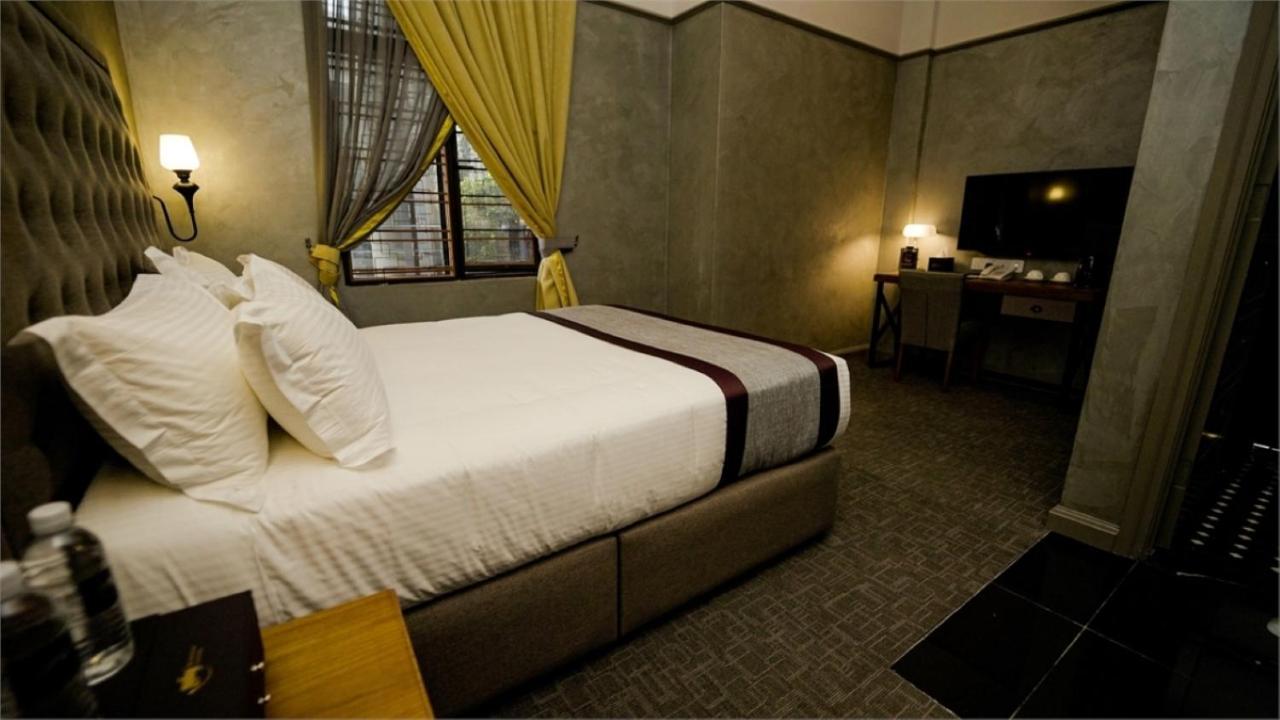 1969 บิสซิเนส สวีท แอต อิโปห์ การ์เดน Hotel ภายนอก รูปภาพ